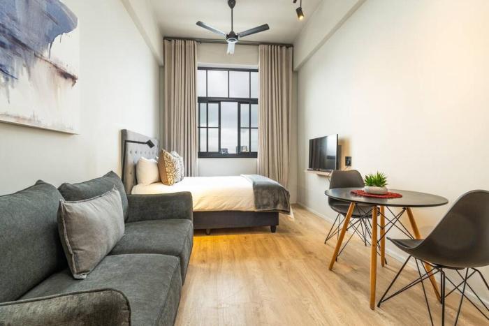 Comfy Studio - CoWorking - City Views