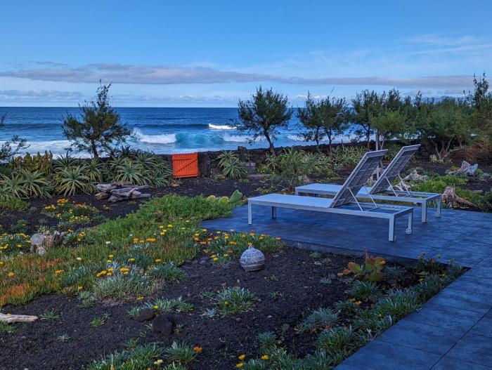 Casa Baleia Laranja Ocean-Front