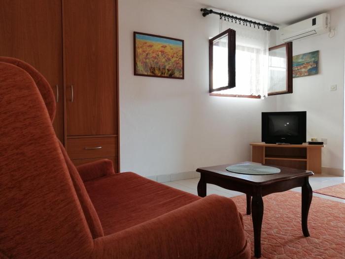 Lovely studio apartment in Budva
