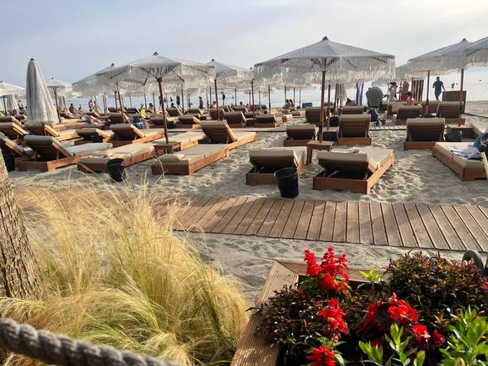 Mirelas Apartment by the sea