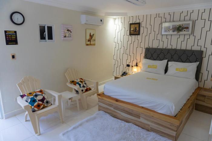 Hotel 1325
