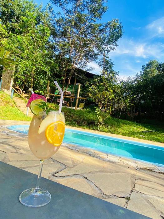 Chalé Rio Piscina Cozinha Área de Lazer Pertinho da CidadeMaravilha