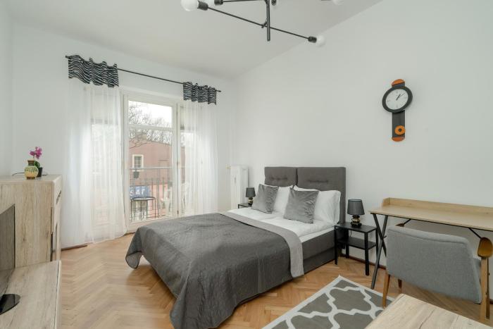 Studio in the Centre of Poznań with Balcony by Noclegi Renters