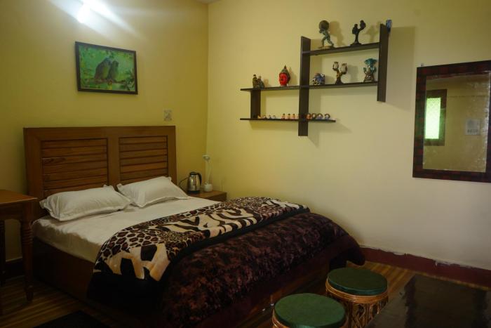 Hill Side Homestay Silkoti