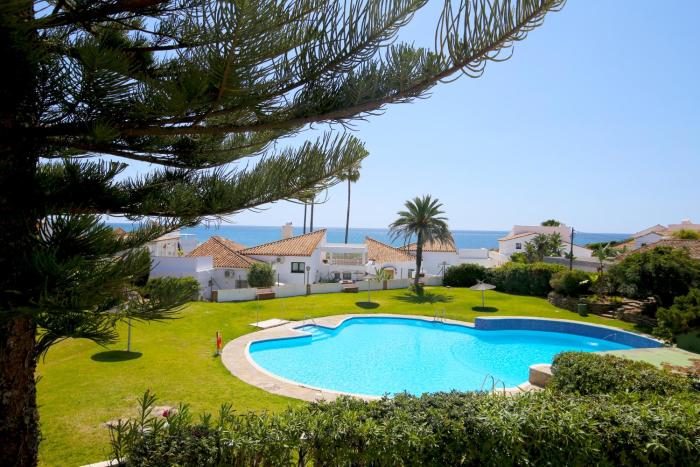 Estepona West Family Villa MOSTAZA
