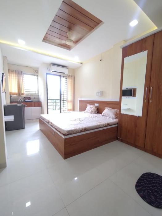 Independent Park facing Studio Flat