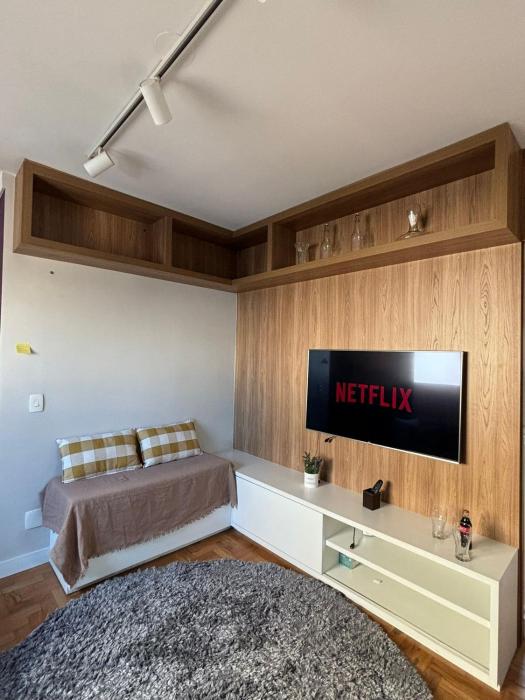 Apê Completo em Santa Cecília com AC | Delfhy