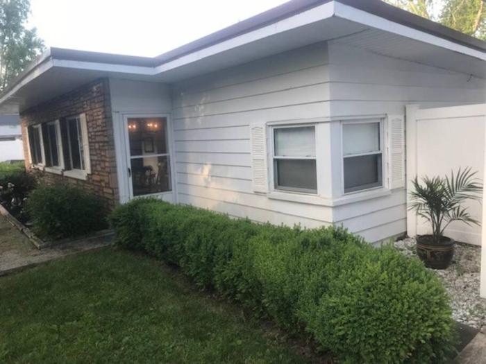 Adorable Buckeye Lake Cottage