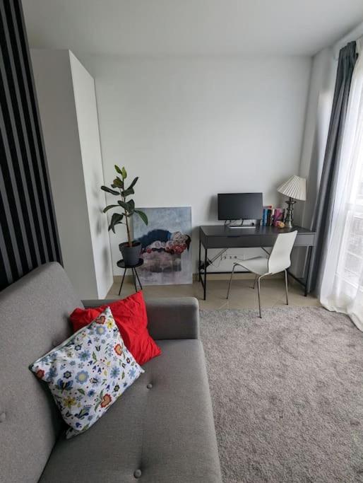 Relax Studio Centrum Lux Mattress-Bath-Netflix