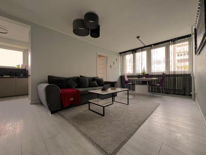 Sunny 3-room Appartement, Near National Stadium