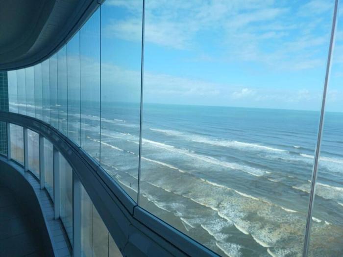 Apto frente mar maravilhoso centro mongaguá