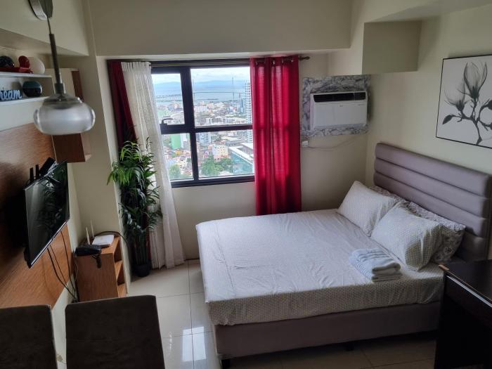 Studio Condo Unit at Horizons 101