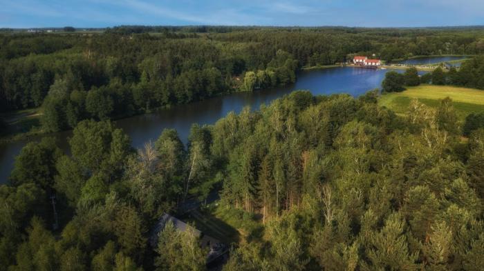 Brzozowa skarpa - dom nad jeziorem przy Suntago