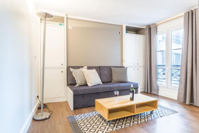 GuestReady-Designer Studio for 2, close to Louvre!