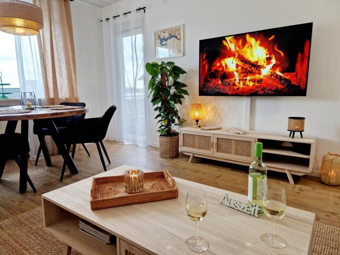 Sonnenhang im Boho-Stil mit Balkon, 500m zum See, 2 Schlafzimmer