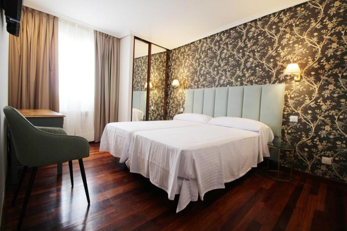 Hostería de Adarzo auto check