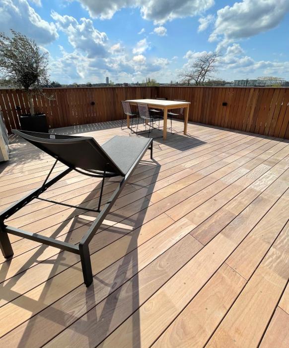 Penthouse with Airconditioning and Big Terrace, Close to Gent Sint-Pieters Station and City Centre