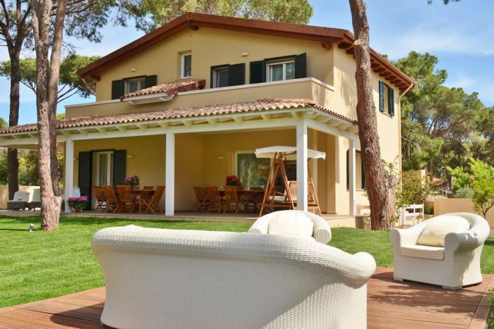Amazing Villa Santa Margherita Pula 300 mt dal mare
