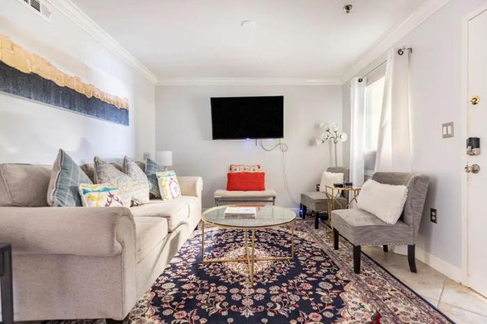 Cute Coastal Condo- 2 Bedrooms 2 Bathrooms- Pool, Hot Tub, Tennis, Pickleball