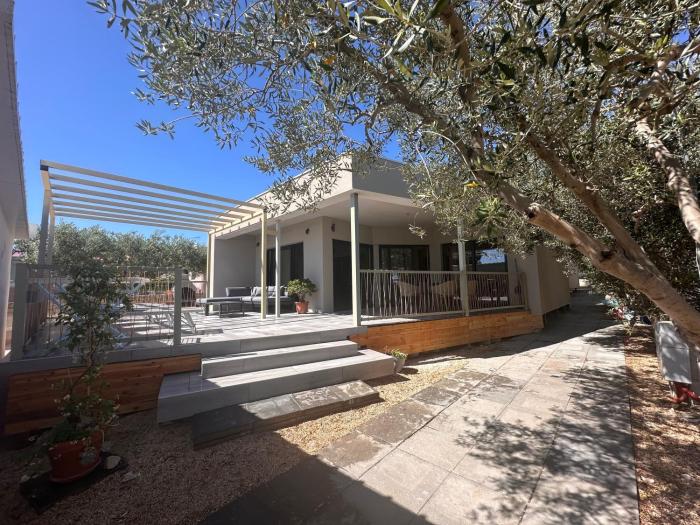 Apartments by the sea Pakostane, Biograd - 23357