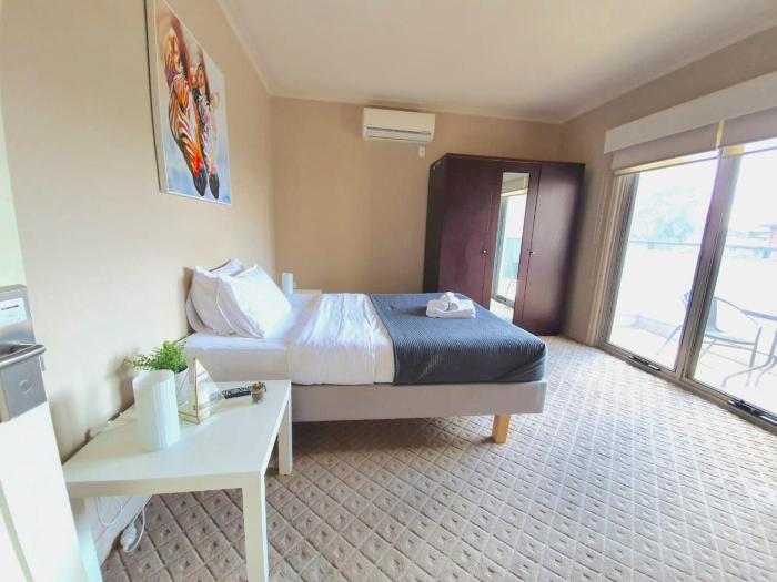 228G - Large Premium Rooms in Shared Space in Brunswick!