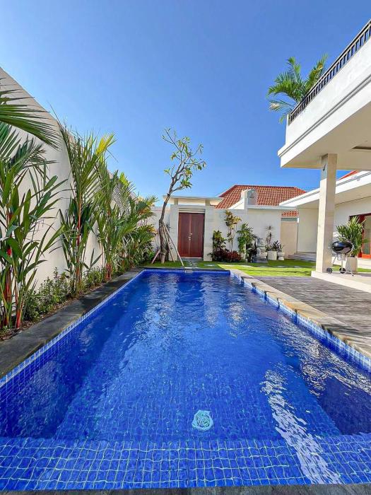 Canggus Hottest Spot - Brand New Villa with Rooftop Views 2BRs and PS5