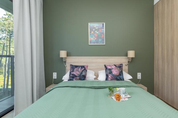 Shellter Suita Flora Apartment by Renters Prestige