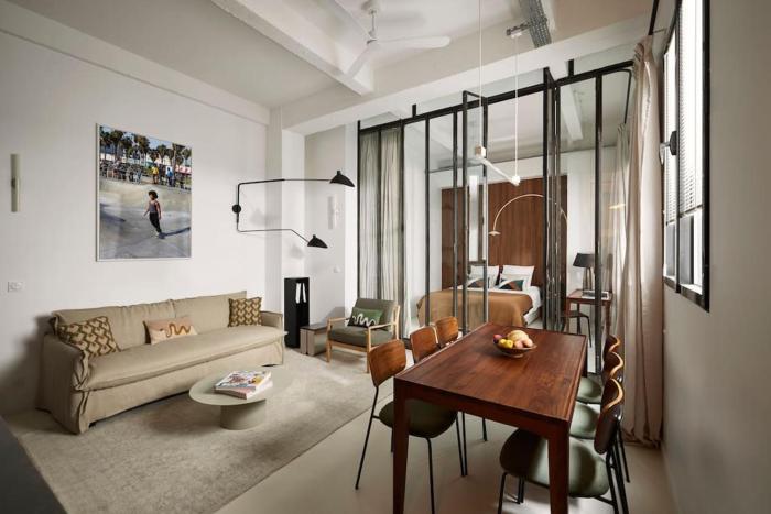 Stylish Loft - 2BR and 2BA