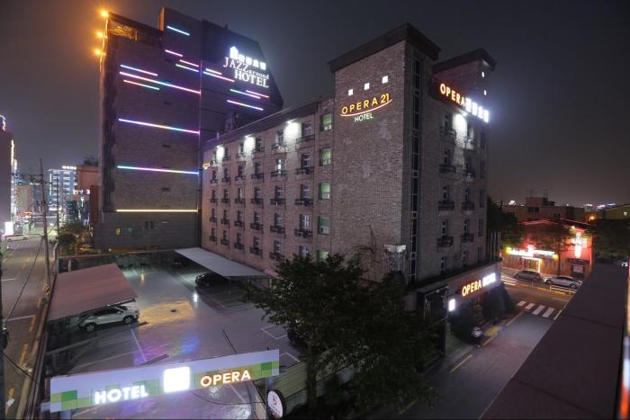 Opera 21 Hotel