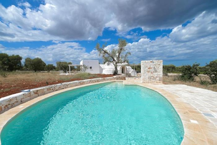 Trullo White Dream con Piscina