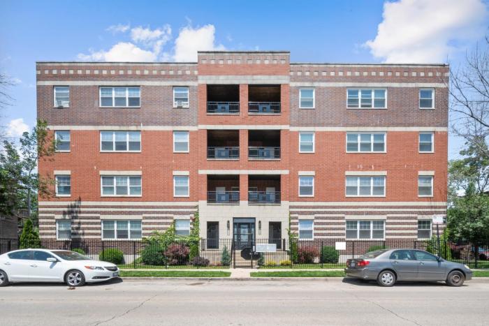 Kenwood Apartments, Downtown Hyde Park