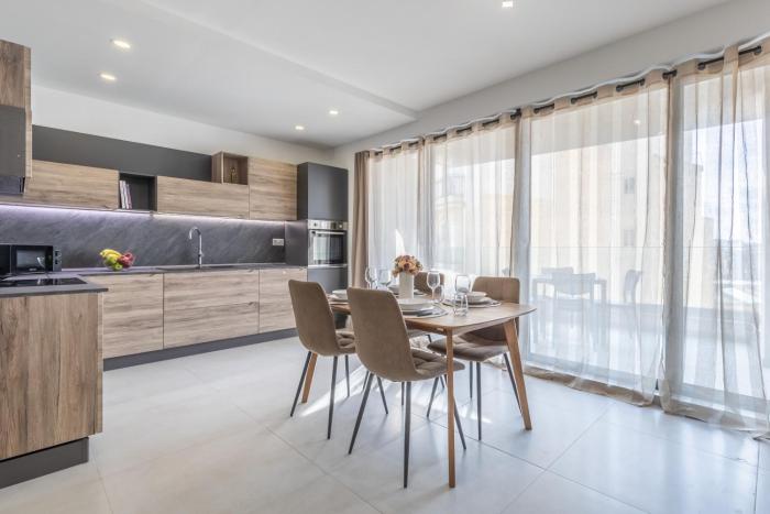 Stay Steps Away From The Sea in Sliema - Sleeps 4