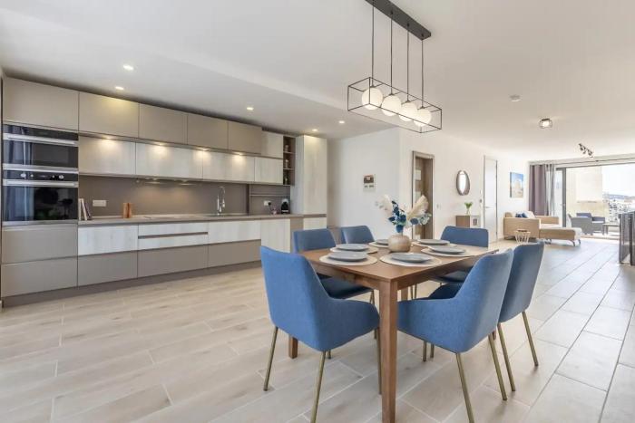 Penthouse Just Steps Away From the Sea in Sliema