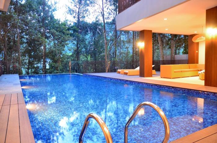 Radiance Hill View Villa 10 Bedrooms With a Private Heated Swimming Pool and a Billiard Table