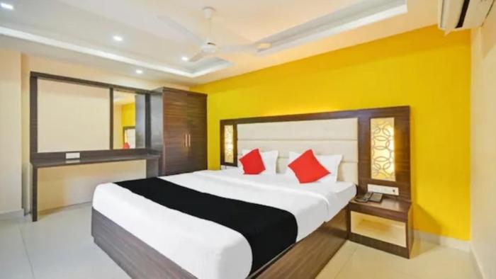 PPH Living TriColours Hotel Gandhipuram