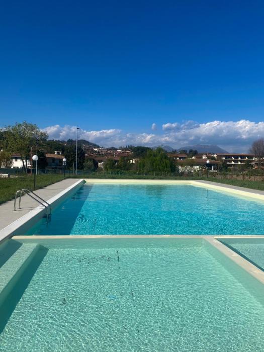 Blue Vibes (Pool & Garden)