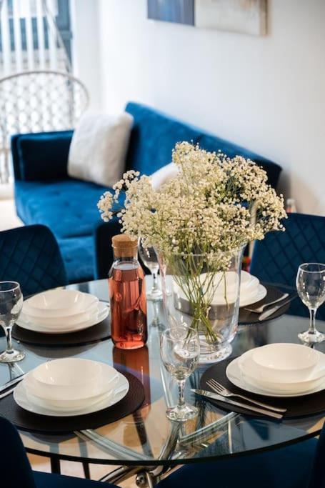 Modern City Centre 2 Bed Apt in Leeds, opposite Corn Exchange