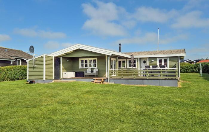Stunning Home In Hurup Thy With Wifi