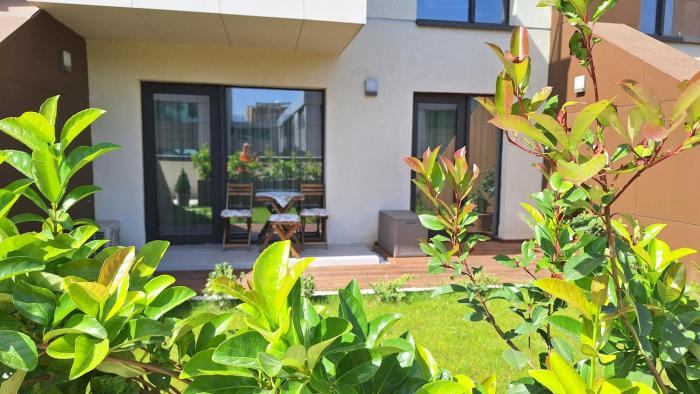 Nikolas City Center Garden View