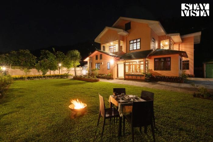 StayVista at Thangsing Farmhouse 4 BHK Pahadi villa with Gazebo, Indoor-Outdoor Games near Sikkim
