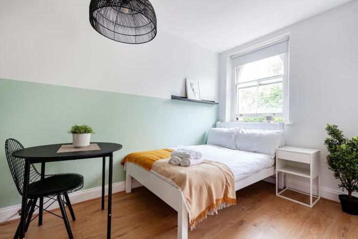 Studio near Bayswater station