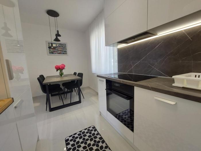 Apartment Mirjana with Sea View