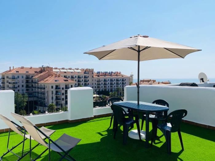 Fantástico dúplex con piscina, parking & solárium