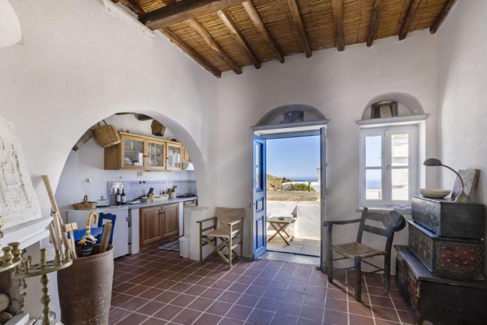 Daphnisthe artists house