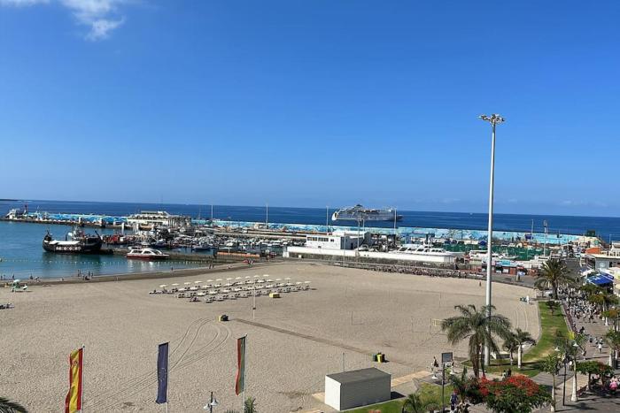 Los Cristianos, Ocean and Harbour view, pedestrian