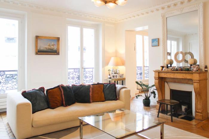 Cozy Haussmanian flat in the heart of Paris