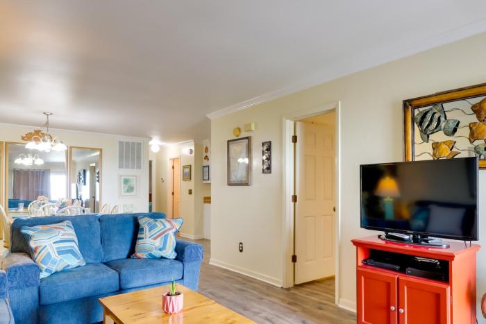 Oceanfront Carolina Beach Condo, Steps to Shore!