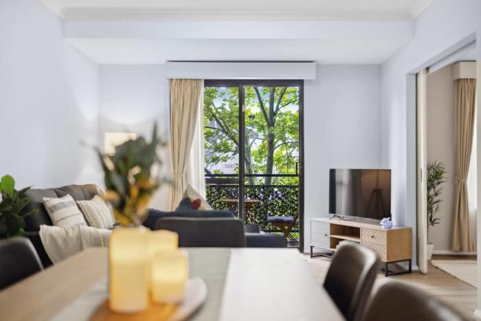 Exclusive Northbridge Apt w Wi-Fi Pool