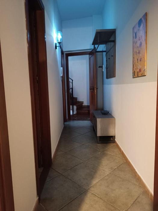 Bilocale con terrazza vista mare e montagna