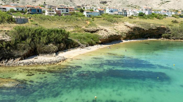 Apartments Mensura close to quiet beaches